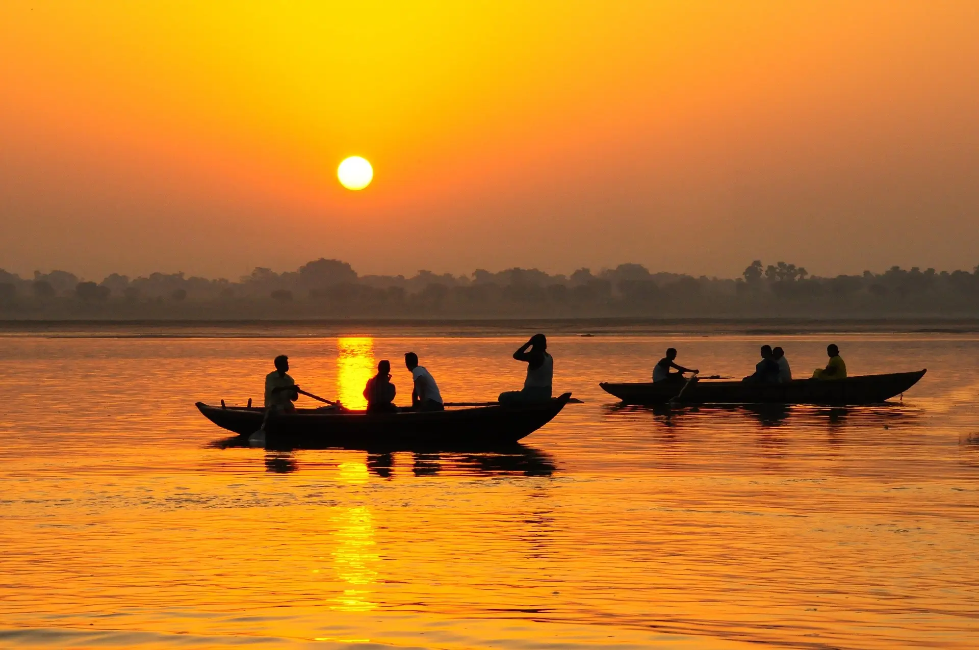 Enjoy a Peaceful Boat Ride on the Ganges 