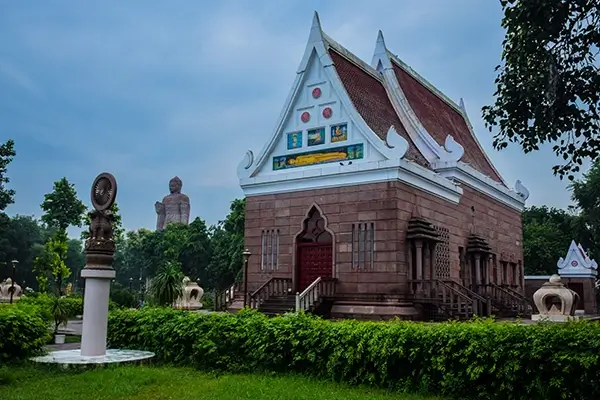 Buddhist Pilgrimage Site Varanasi - The Thai Temple